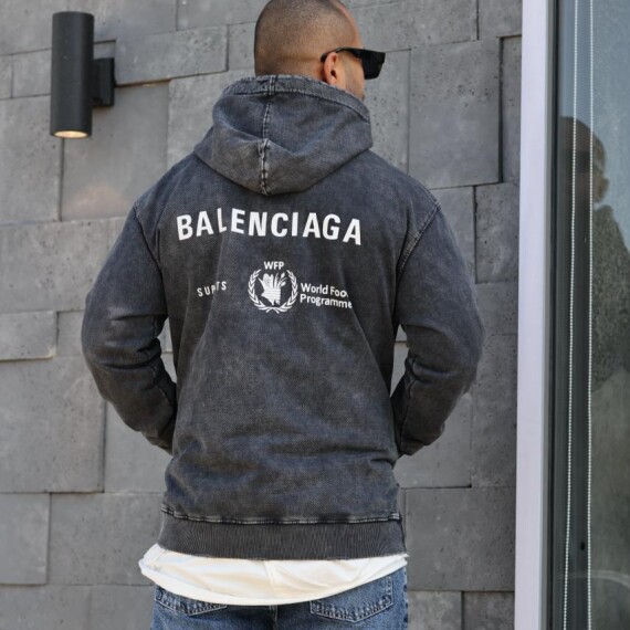 https://www.thedutchline.seqsolve.com/products/hoodie-32