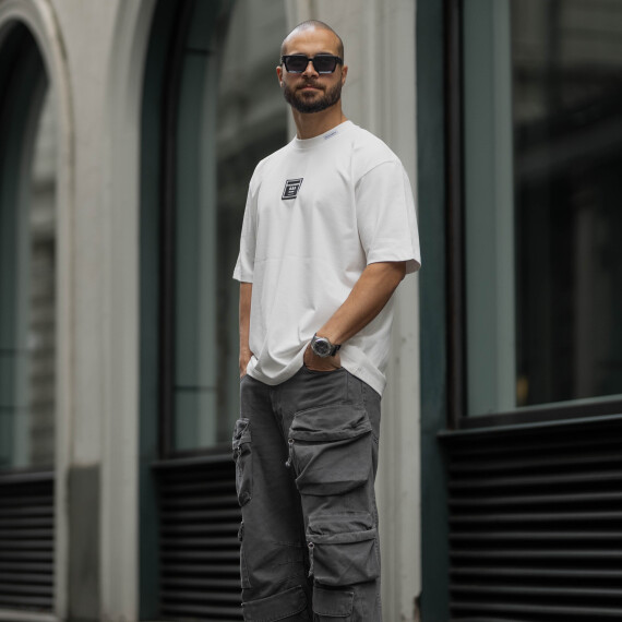 https://www.thedutchline.seqsolve.com/products/oversize-t-shirt-with-logo-on-center
