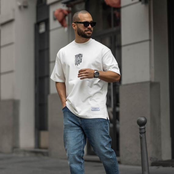 https://www.thedutchline.seqsolve.com/products/relaxed-fit-t-shirt-with-print-of-center