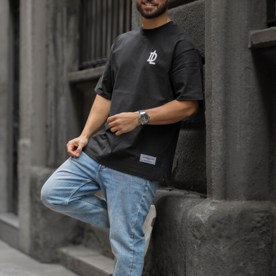 https://www.thedutchline.seqsolve.com/products/relaxed-fit-t-shirt-with-printed